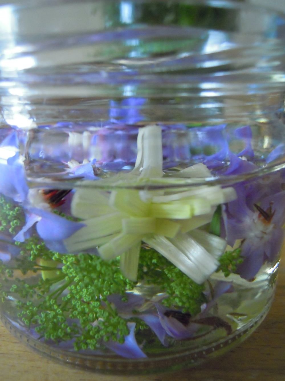 Aceto aromatico fiorito - passo 5