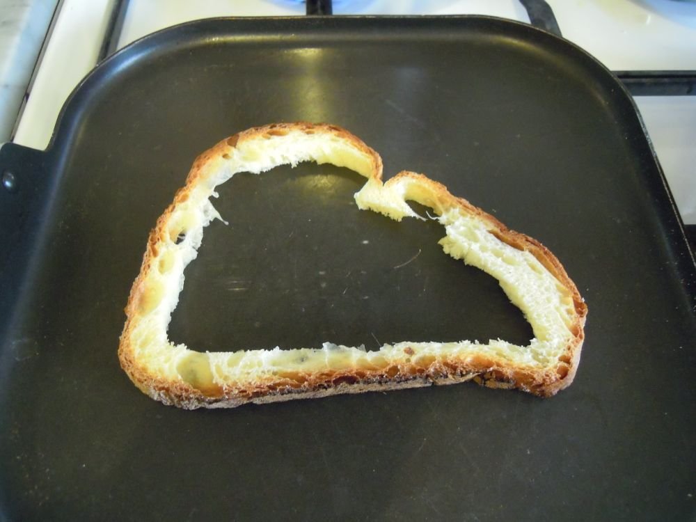 Uova abbracciate nel Pane di Matera - passo 3