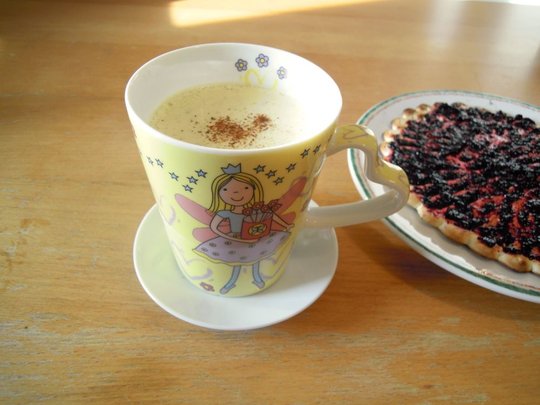 golden milk in tazza