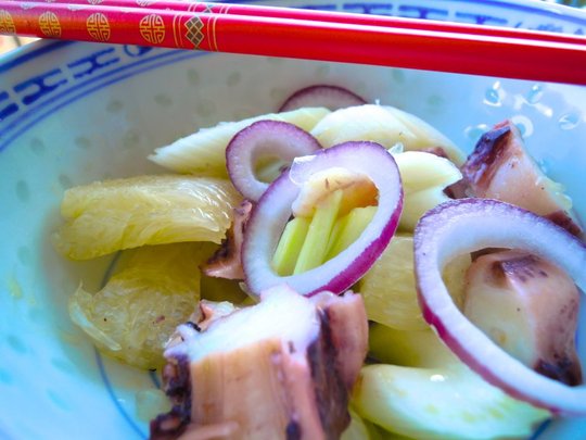 insalata di polpo sedano e pomelo con hashi 4