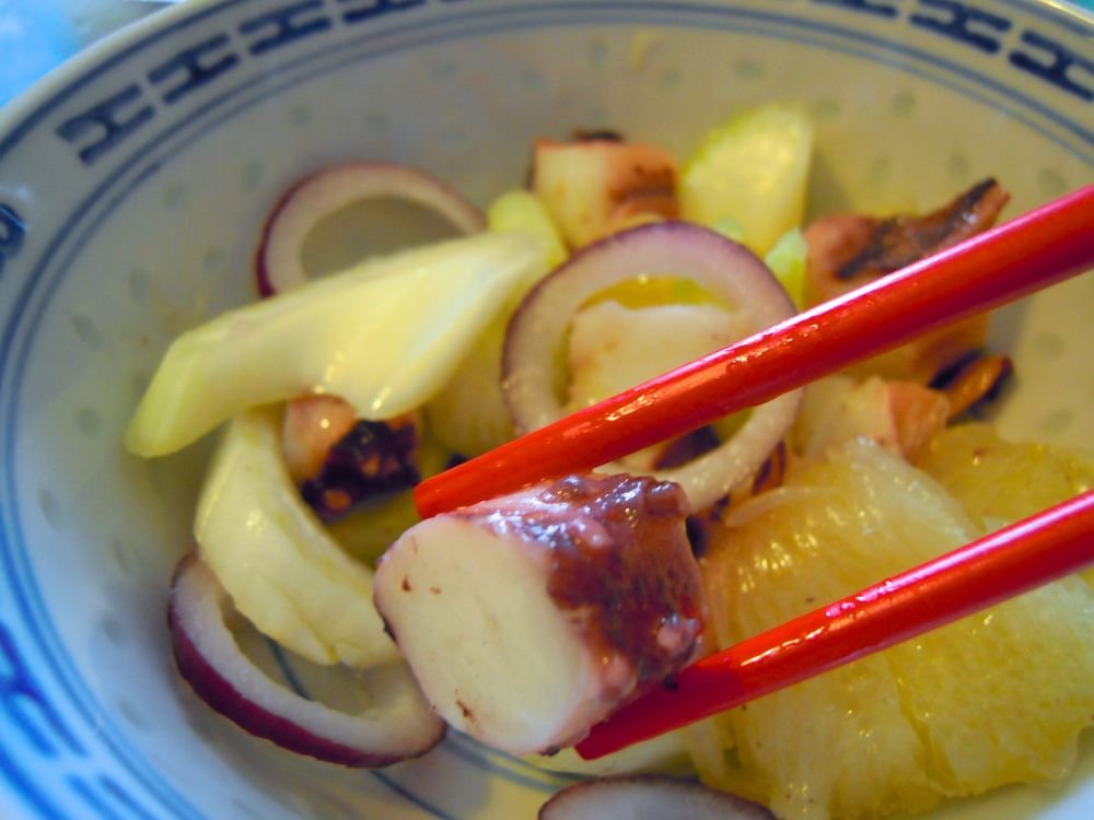 Insalata di polpo, sedano e pomelo