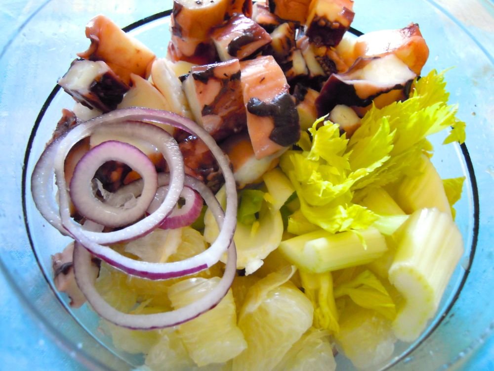 Insalata di polpo, sedano e pomelo - passo 7