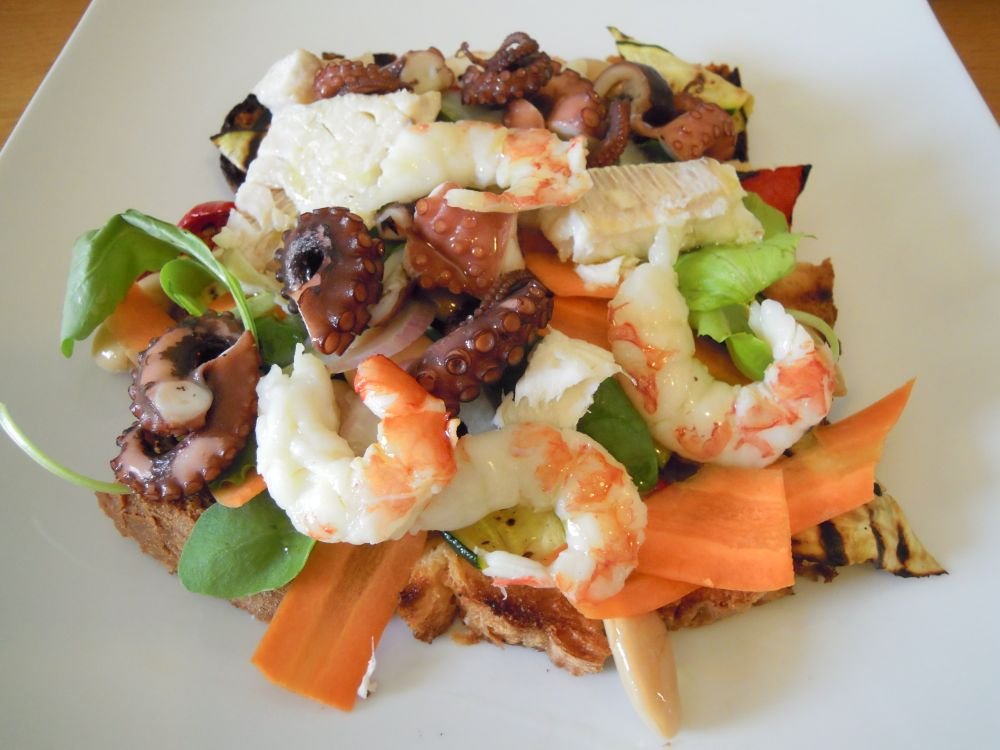 Insalata tiepida di pesce e verdure, ovvero una versione di "Cappon magro" lucana - passo 16