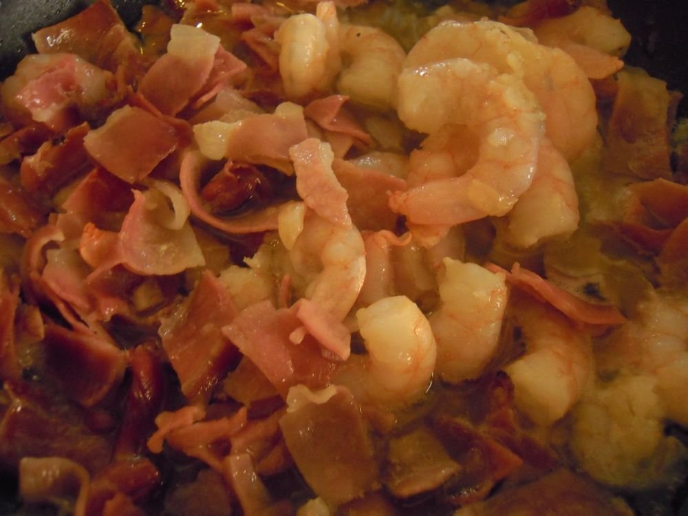 Tagliatelle con spinaci, speck e gamberetti - passo 2