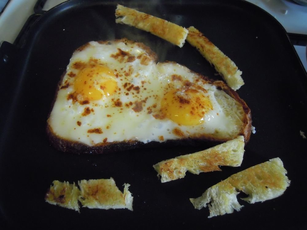 Uova abbracciate nel Pane di Matera - passo 5